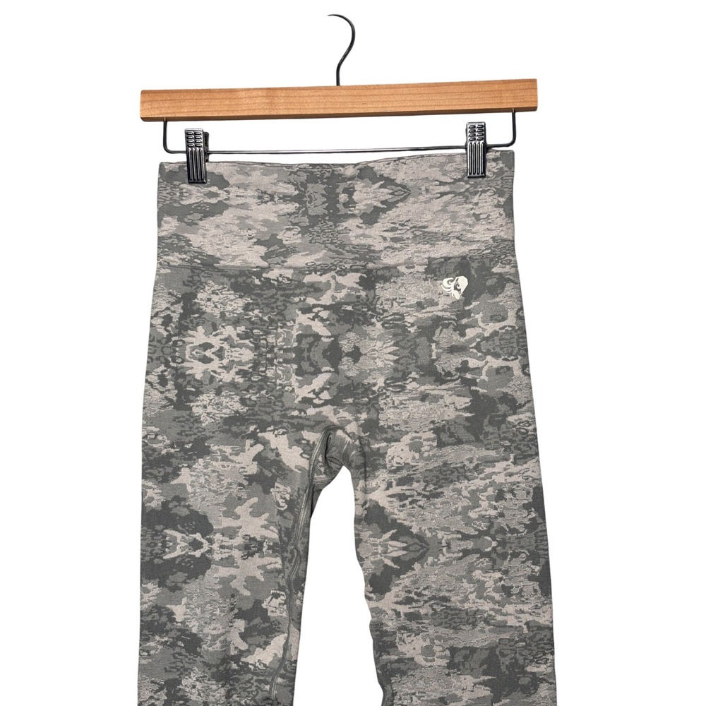 Women's Best Compression Leggings L Grey Camo Seamless High Rise Athleisure - Picture 4 of 8